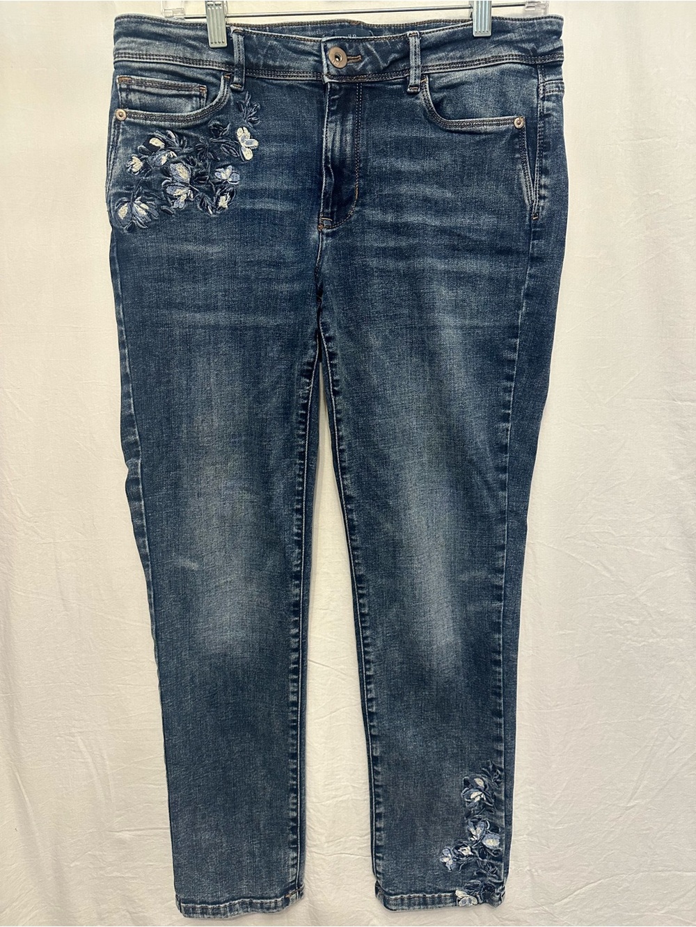 J.Jill Authentic Fit Slim Ankle Jeans 10 Floral Embroidered Denim 27” Inseam